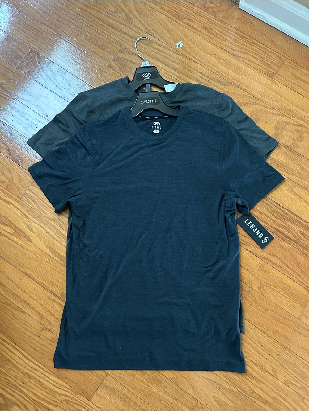 NWT Legend 2-Pack Men's ultra soft active  T-Shirts - Black & Charcoal size S